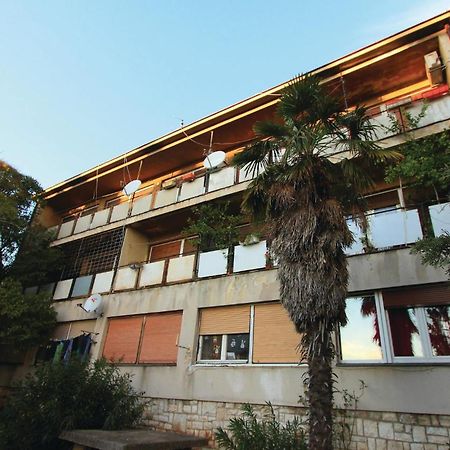 1 Bedroom Awesome Apartment In Pula Buitenkant foto