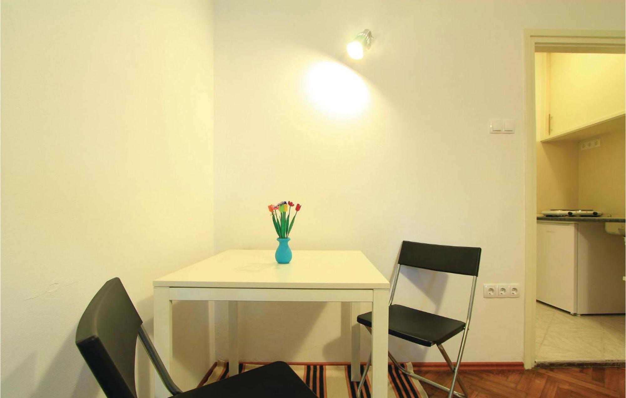 1 Bedroom Awesome Apartment In Pula Buitenkant foto