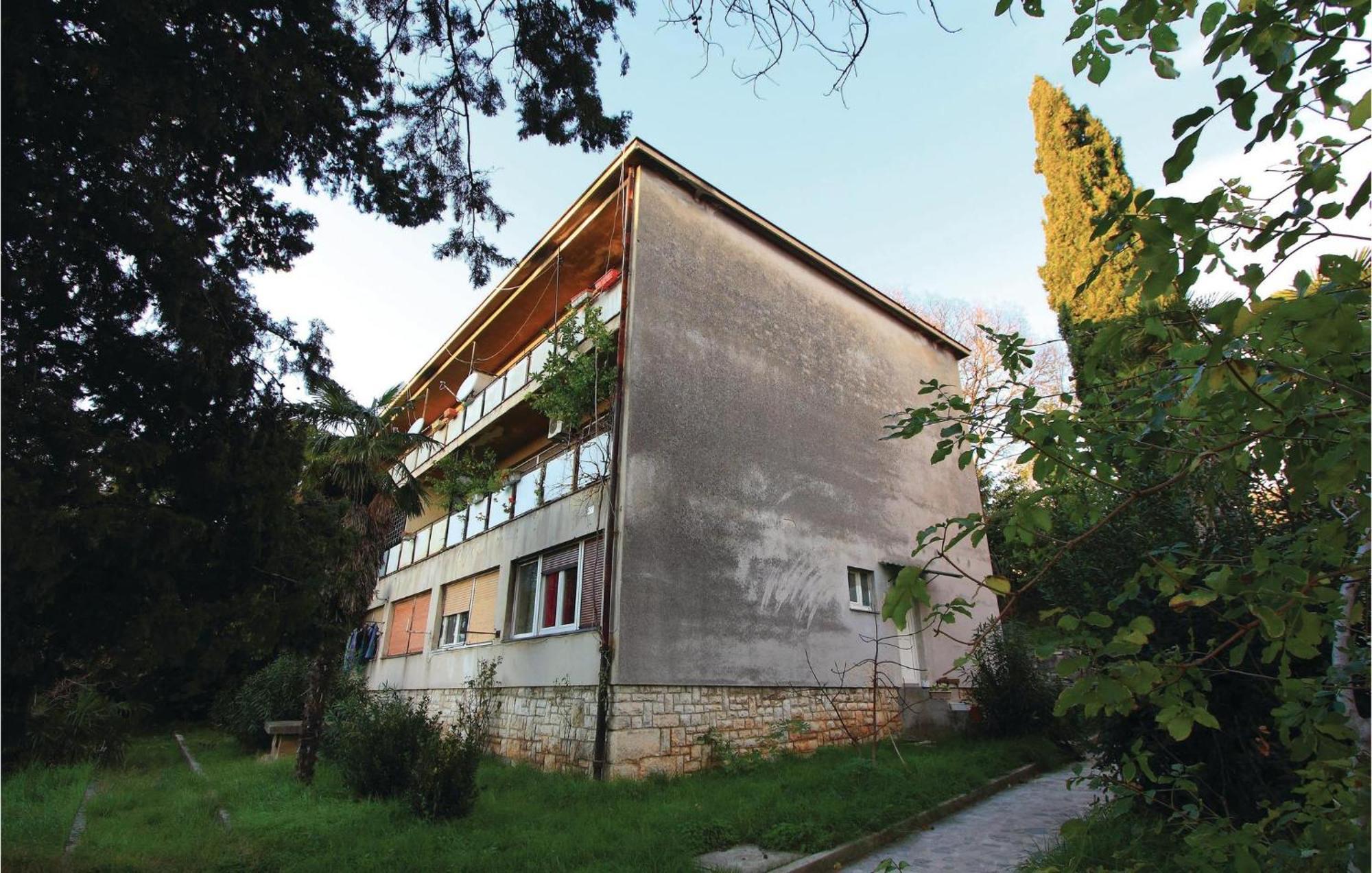 1 Bedroom Awesome Apartment In Pula Buitenkant foto